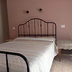 Mi Scialai - Teatro A 150 Mt - Museo A 250 Mt -Ortigia 1500 Mt